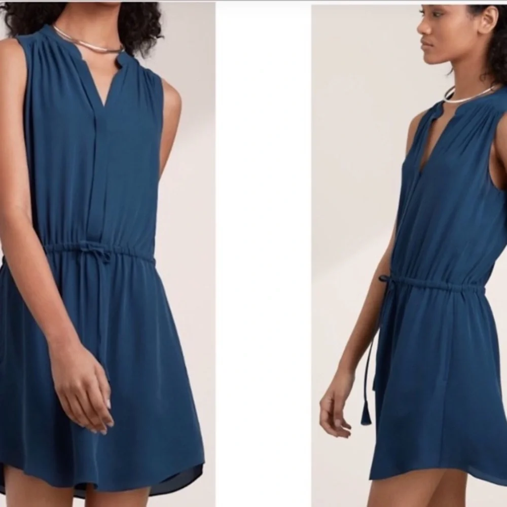 Aritzia Babaton- Benedict 100% Silk Sleeveless Dress
Navy Blue - Picture 1 of 8